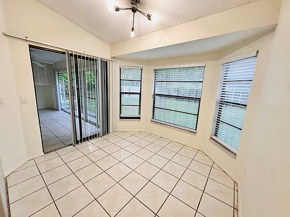 4th image of 2029 Lake View Blvd