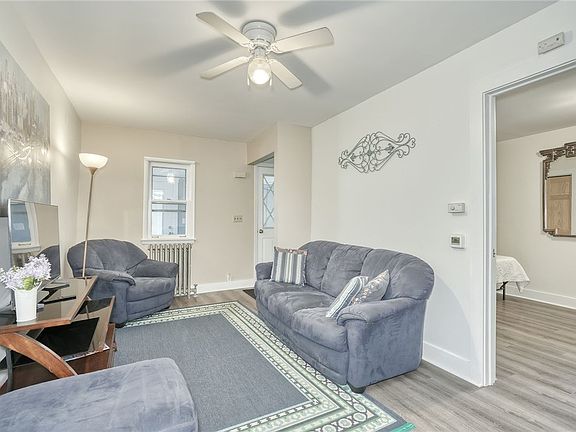 4th image of 135 Doncaster Rd