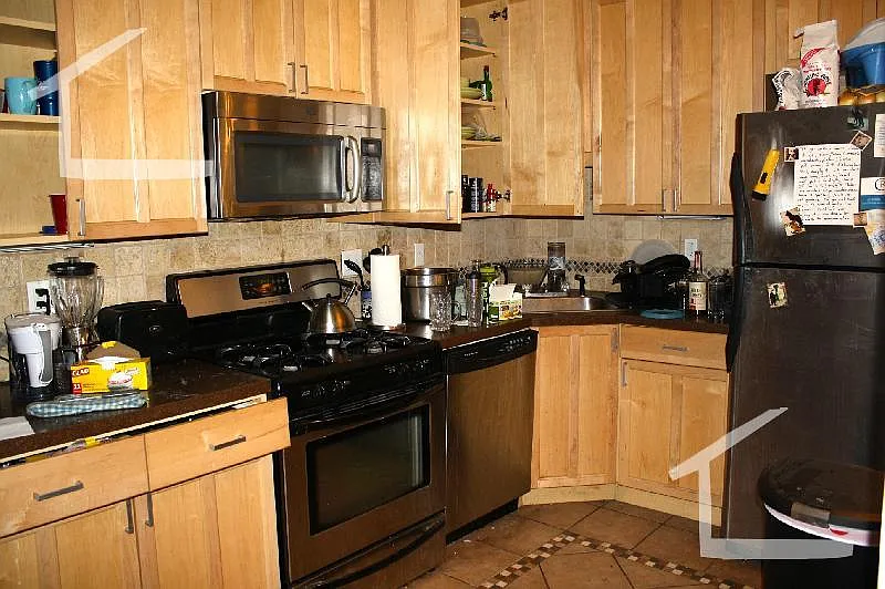 4 bed, 1200 sqft, $5,000 — Photo 3