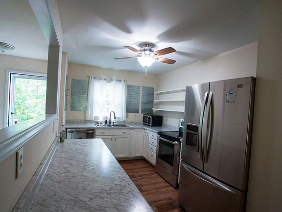 2nd image of 102 Weatherstone Dr Unit 1-A