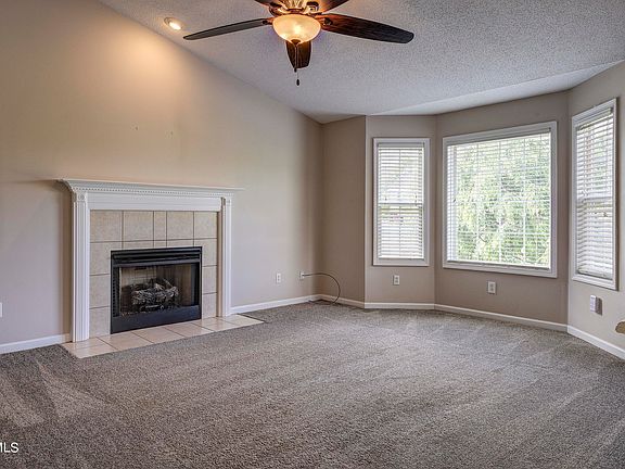 3rd image of 302 Bethany Dr