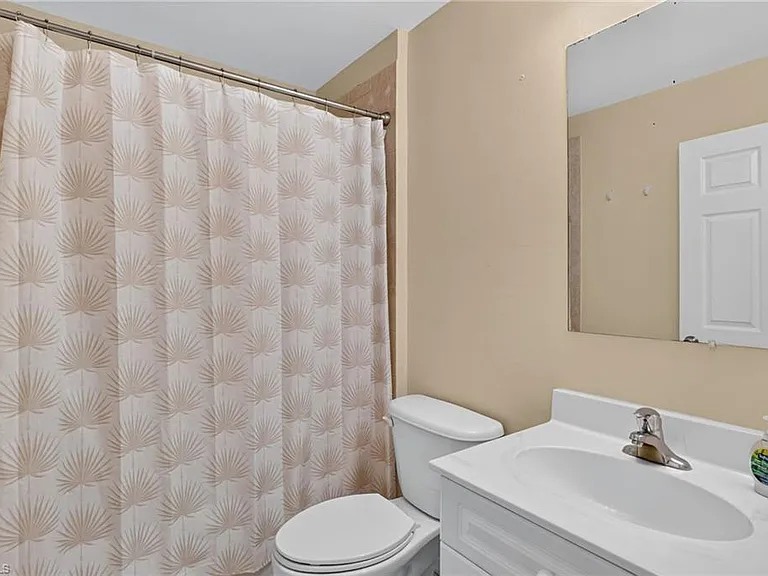 523 SE 25th Ln — Photo 25