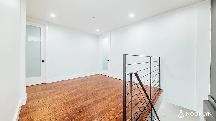 Rented by Nooklyn NYC LLC | media 31