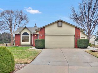 2010 N Parkdale Ct, Wichita, KS 67212