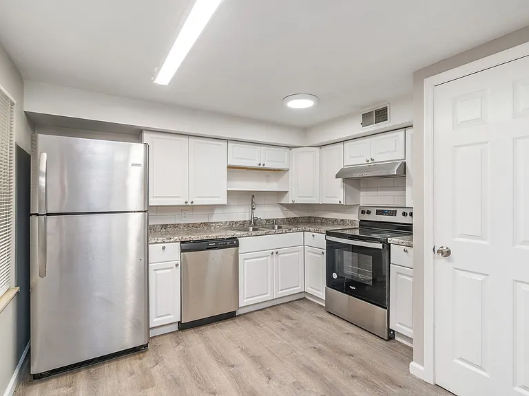 1518 Parkridge Dr #2 — Photo 8