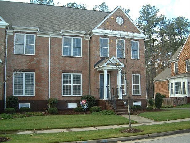 1st image of 327 Herman Melville Ave