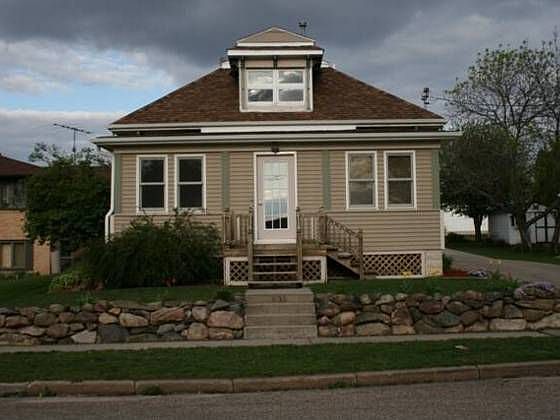 1st image of 406 2nd St