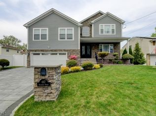 697 Sycamore St, Rahway, NJ 07065