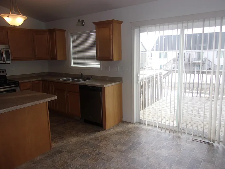 3324 8th St NE — Photo 46