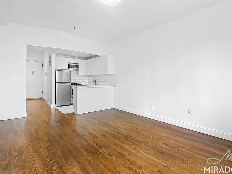 1435 York Ave #5C — Photo 5