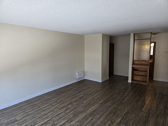 5th image of 3930 Robinson St #1502764