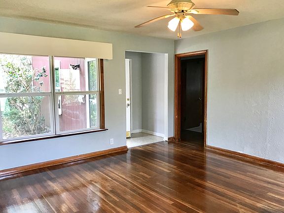 3rd image of 625 Reynolds Ave