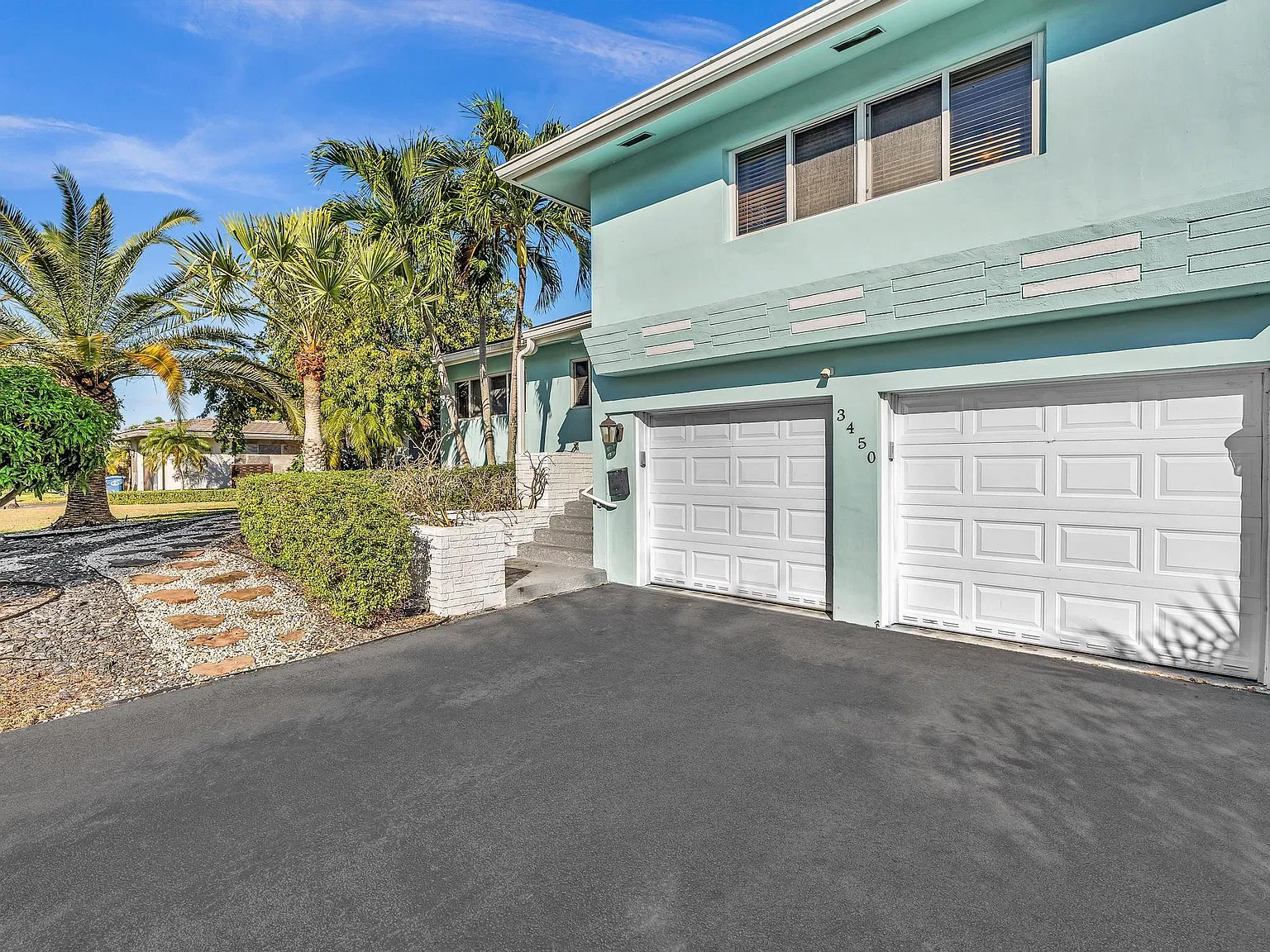 4 bed, 3.0 bath, 1998 sqft, $7,300 — Photo 3