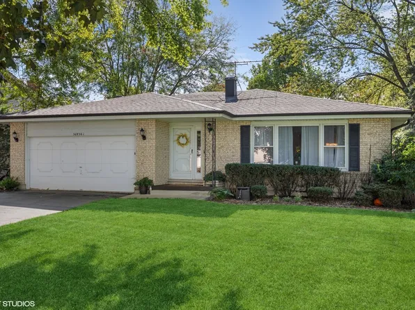 30W361 Country Lakes Dr, Naperville, IL 60563