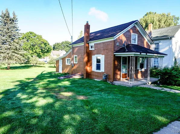 109 N Church St, Byron, MI 48418