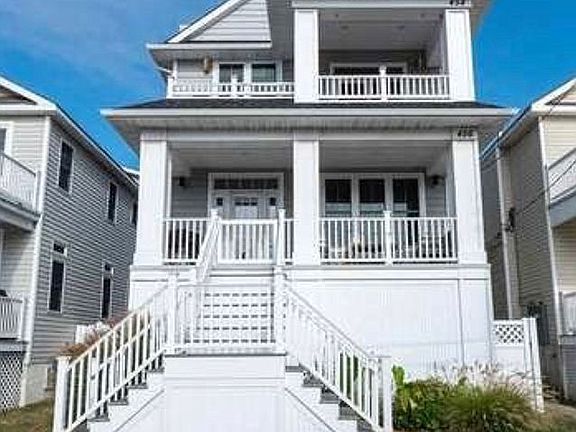 4th image of 456-58 West Ave #2