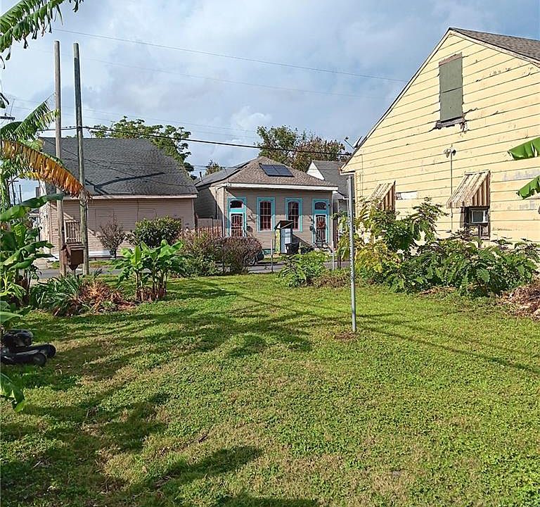 2nd image of 1201 Touro St
