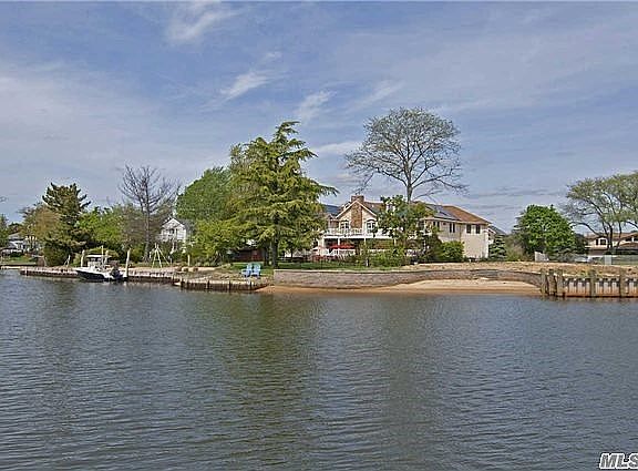3rd image of 118 Peninsula Dr