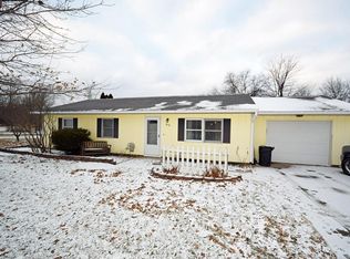 915 Waterloo Ln, Medina, OH