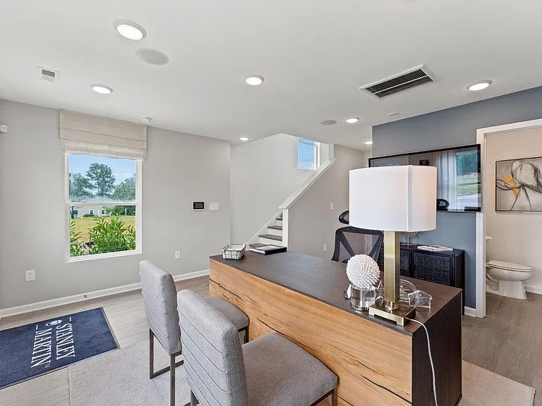 413 N Fisher St — Photo 2