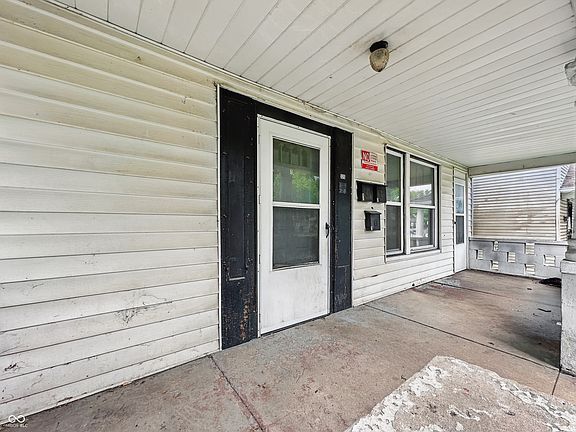 5th image of 526 N Centennial St
