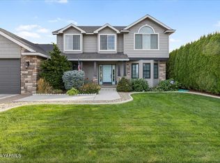 8704 Westbrook Ave, Yakima, WA 98908