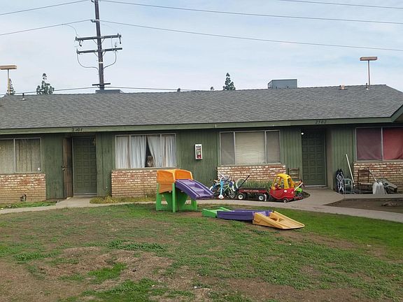 3rd image of 2500 W Hemlock Ct