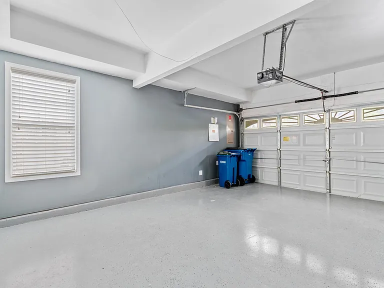 Garage!