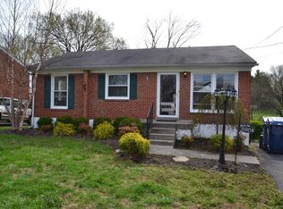 5304 Chathamwood Dr, Louisville, KY 40229
