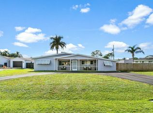 121 W Pine Tree Ave, Lake Worth, FL 33467