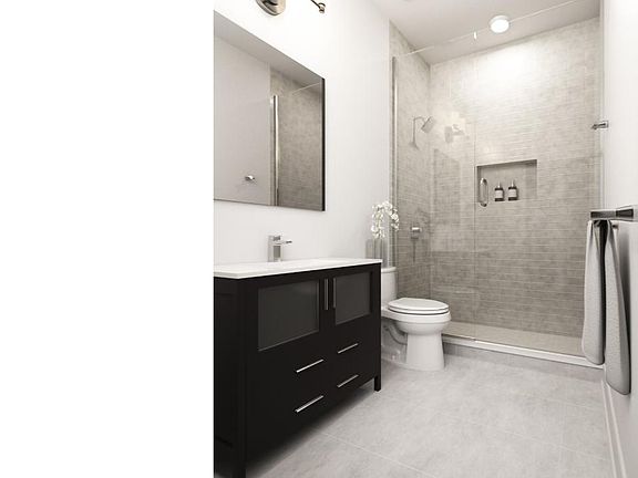 5th image of 2611 Emerald St #1