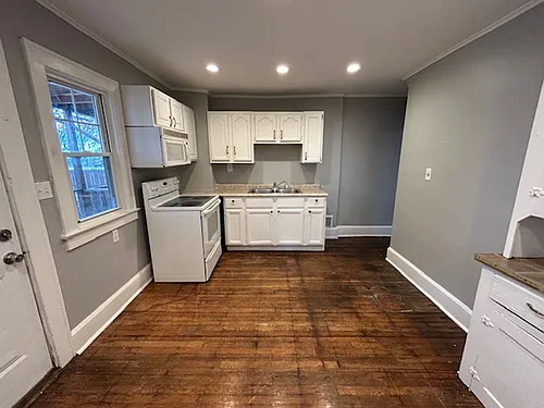 3235 Grove Ave Photo 1
