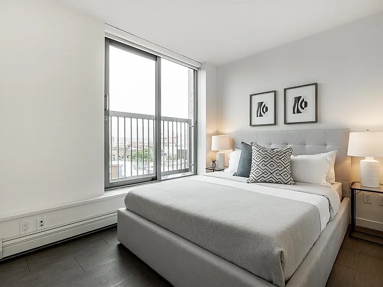 66 Cordova St W #1011 — Photo 17