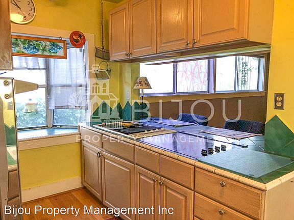 5th image of 214 E Saint Vrain St #1
