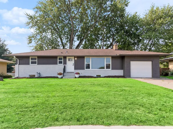 1432 County Road B W #W, Saint Paul, MN 55113