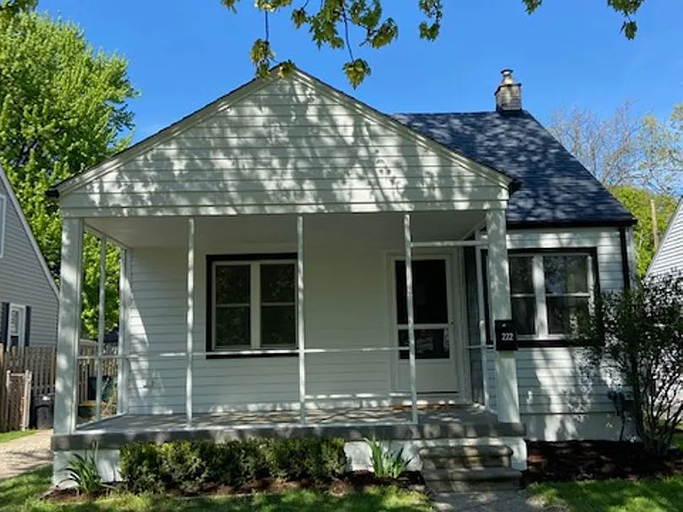 222 S Minerva Ave — Photo 1