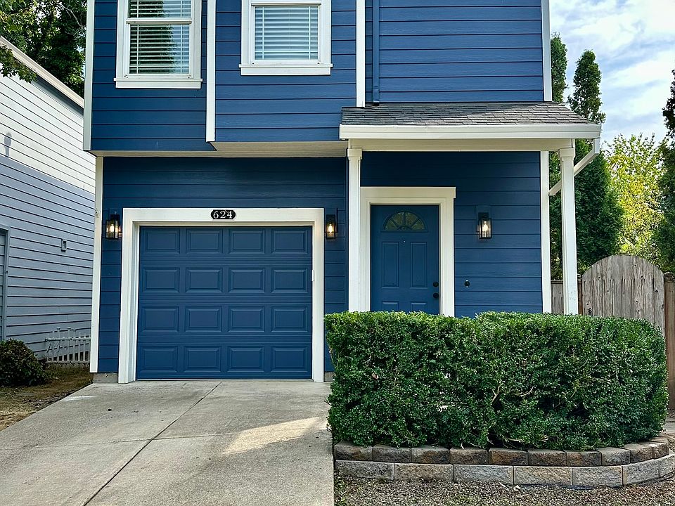 1st image of 624 SE Shega Ct