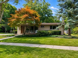 1914 Witherbee Dr, Troy, MI 48084