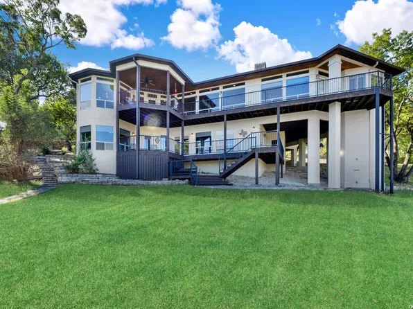 2406 Connie Dr, Canyon Lake, TX 78133