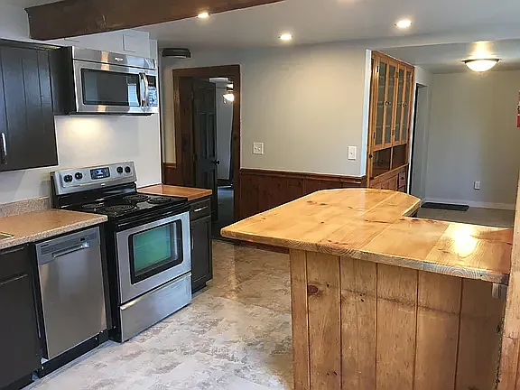 3 bed, 1110 sqft, $2,800 — Photo 3