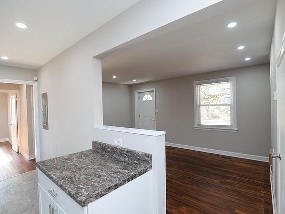 5th image of 1426 Willis St