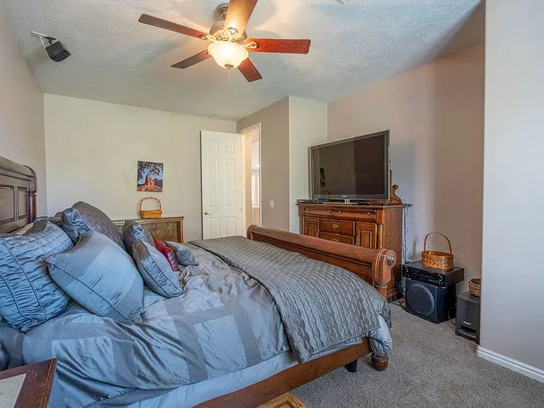 2329 N Prospector Ln — Photo 25