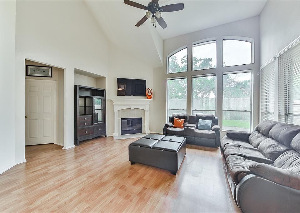 1st image of 12315 Vintage Leaf Cir