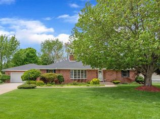 56095 Smytheham Ln, Mishawaka, IN 46545