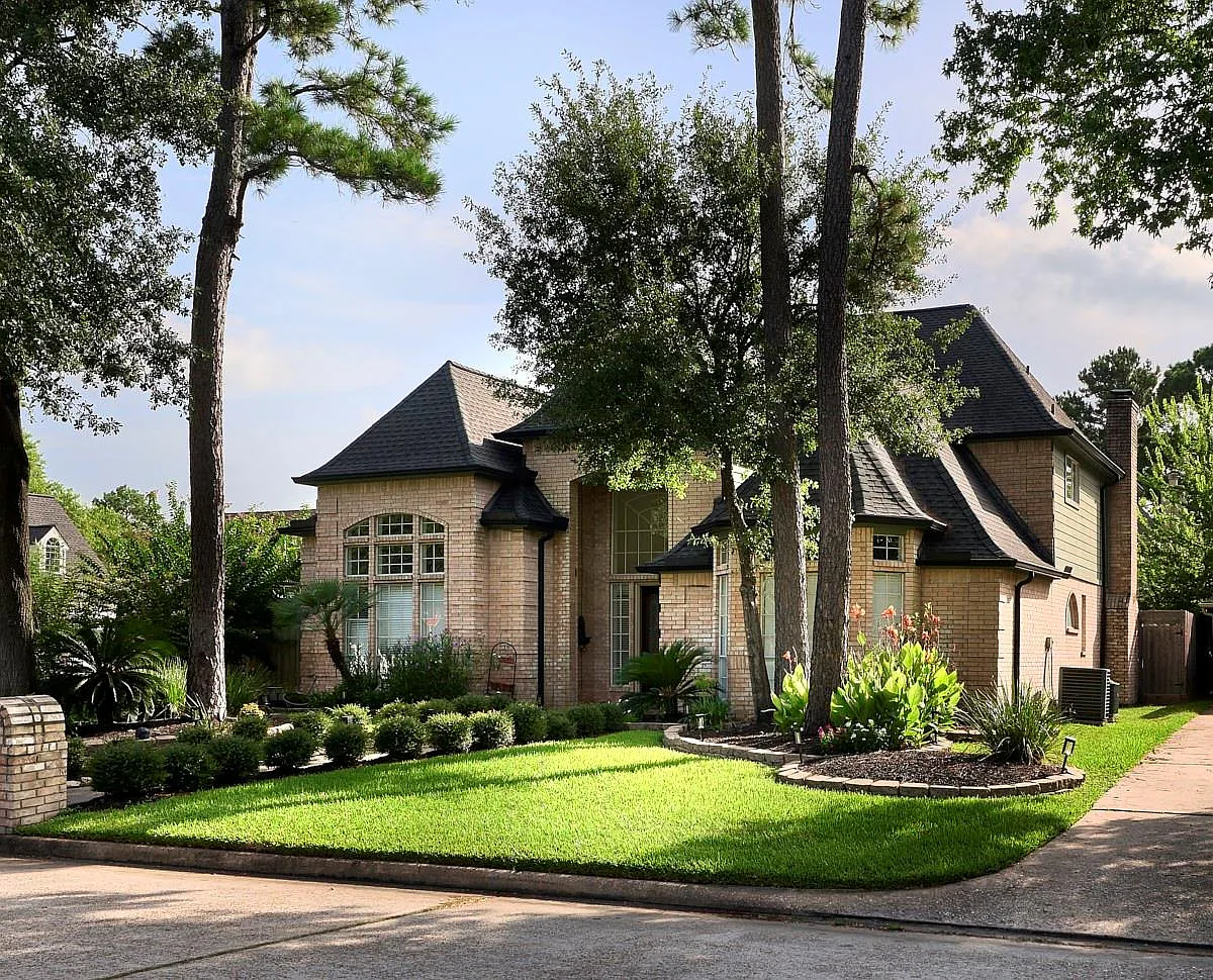 5 bed, 3.5 bath, 3683 sqft, $3,500 — Photo 1