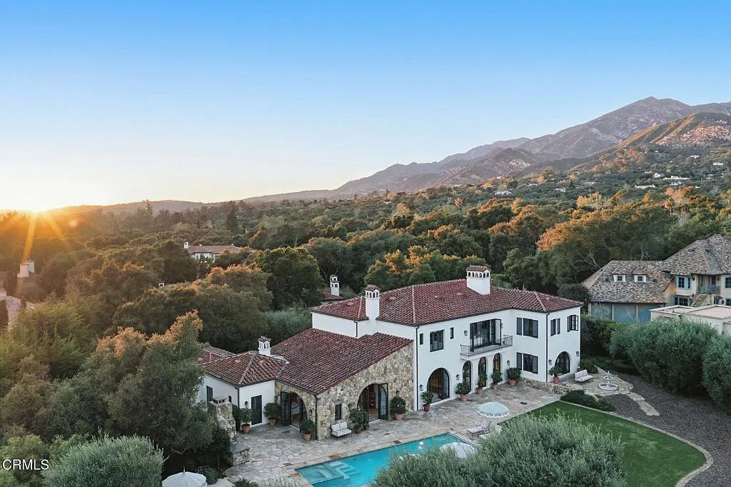 5 bed, 6.5 bath, 6416 sqft, $70,000 — Photo 1