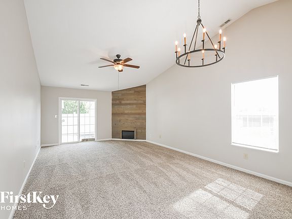 3rd image of 11483 Venetian Ct