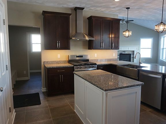 5th image of 1685 Eden Pl