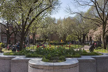 Rented by Dixon Advisory USA Inc.