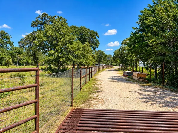 1673 Lange Rd, Ledbetter, TX 78946